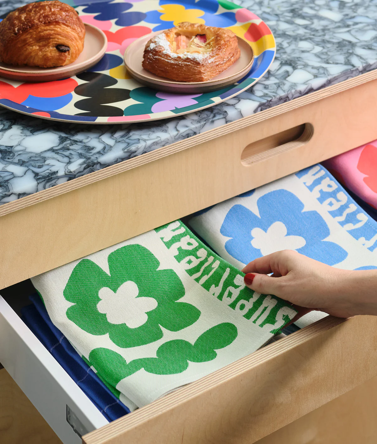 Super Clean Flowers Green/Natural Tea Towel - Image 5